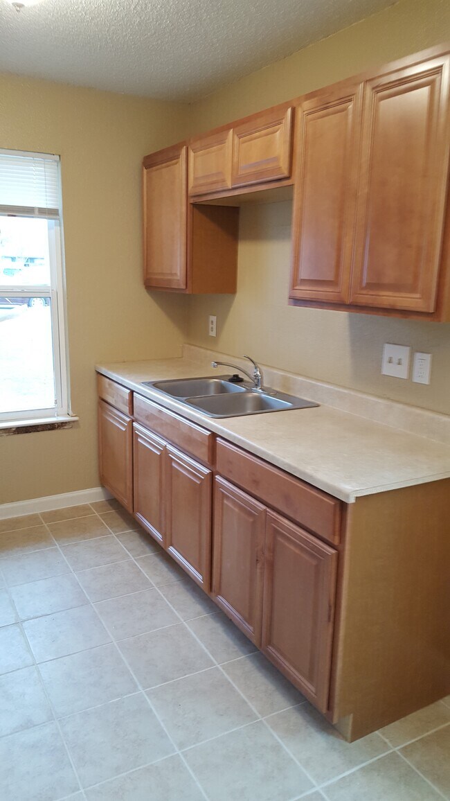 904 Bret Ln, Unit 904-A Bret Ln in Austin, TX - Foto de edificio - Building Photo