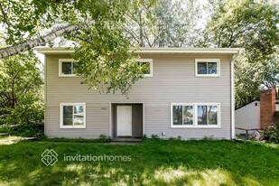 2442 Jansen Ave in White Bear Lake, MN - Building Photo