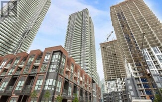 4130 Parkside Village Dr in Mississauga, ON - Building Photo