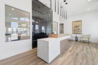 The Gardens at Greenhouse in Houston, TX - Foto de edificio - Interior Photo