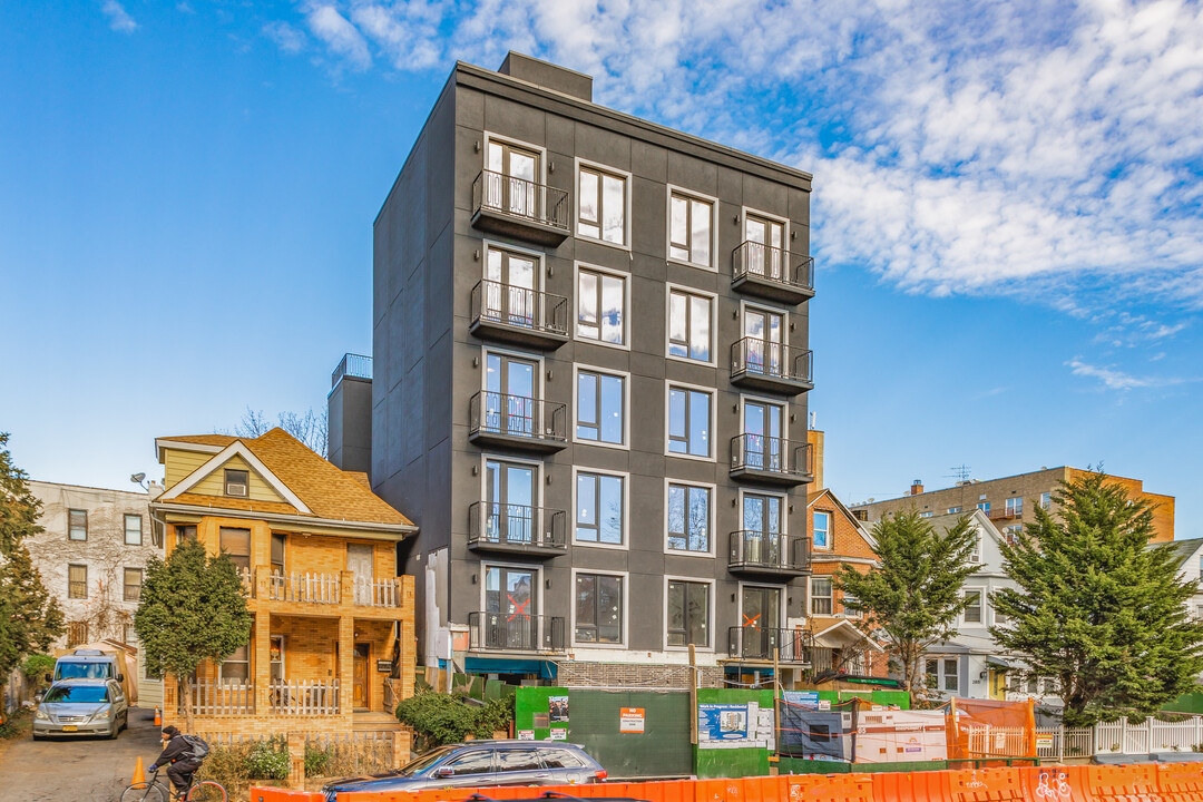 2809 Clarendon Rd in Brooklyn, NY - Building Photo