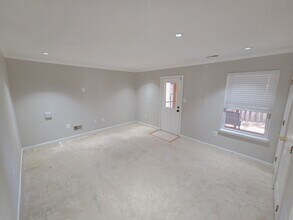 6316 James Harris Way in Centreville, VA - Building Photo - Building Photo