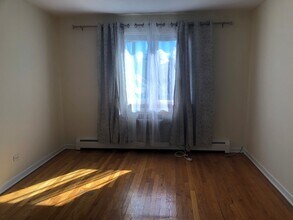 7315 N Oakley Ave in Chicago, IL - Building Photo - Building Photo