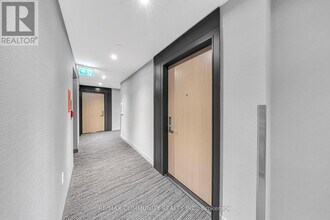 357-3357 King St W in Toronto, ON - Building Photo - Building Photo