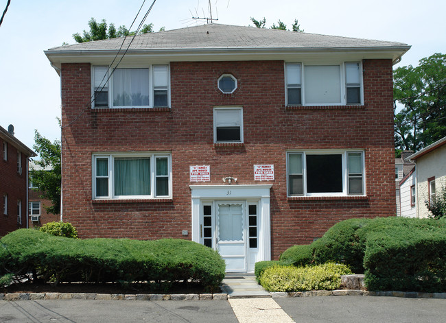 31 Hillside Ave in Elmsford, NY - Building Photo - Building Photo