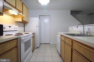 10144 Reprise Dr in Rockville, MD - Building Photo - Building Photo