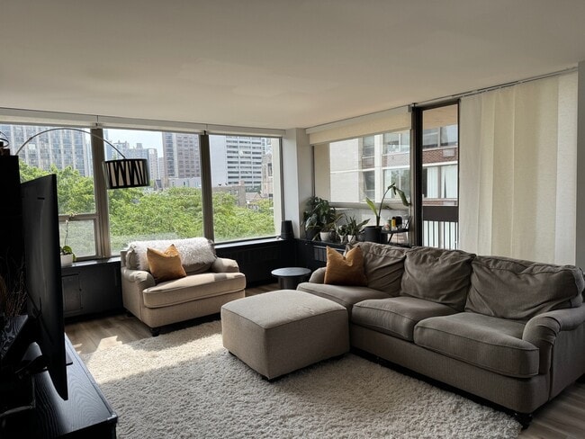 property at 1460 N Sandburg Terrace