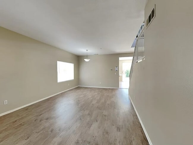 16121 Filbert St in Los Angeles, CA - Building Photo - Building Photo