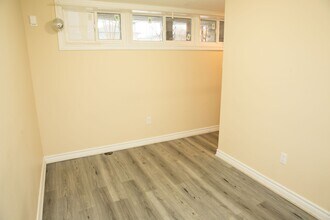 32 Durrington Crescent in Toronto, ON - Building Photo - Building Photo
