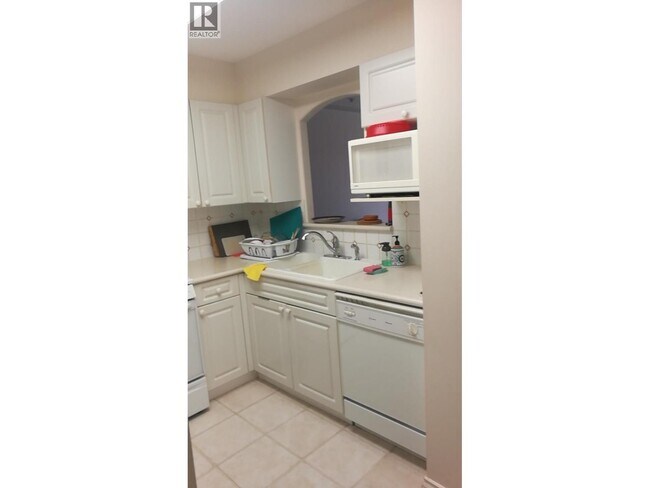 5615 Hampton Pl in Vancouver, BC - Building Photo - Building Photo