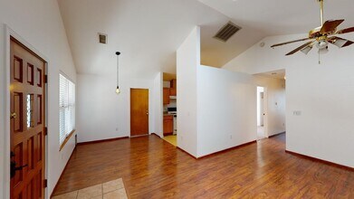 811 7th St NW in Albuquerque, NM - Building Photo - Building Photo