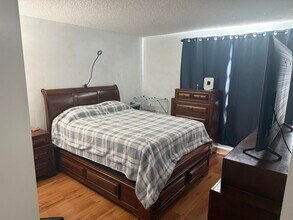 9735 Fontainebleau Blvd, Unit 205 in Miami, FL - Building Photo - Building Photo