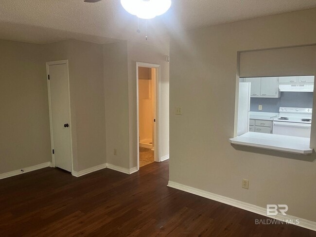 property at 600 Cheshire Ln