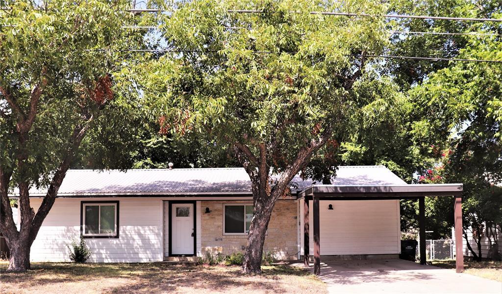 1002 N Main St in Burnet, TX - Building Photo