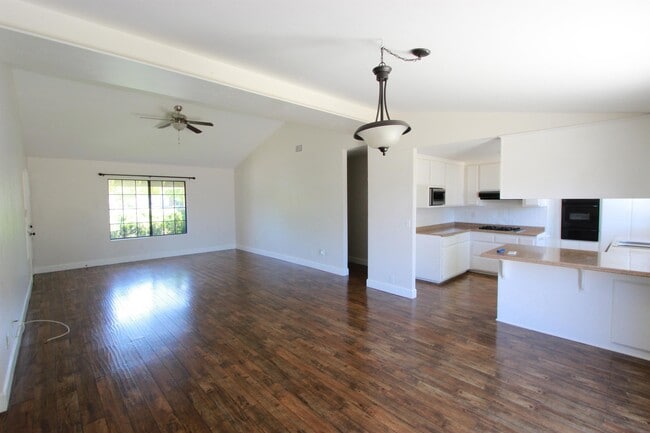 24730 Cornstalk Rd in Wildomar, CA - Building Photo - Building Photo