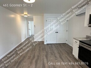 461 Godfrey St-Unit -2 in Bethel, PA - Foto de edificio - Building Photo