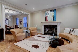 5313 Fayette St in Houston, TX - Foto de edificio - Building Photo