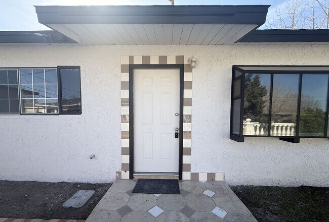 38628 Sumac Ave in Palmdale, CA - Foto de edificio - Building Photo