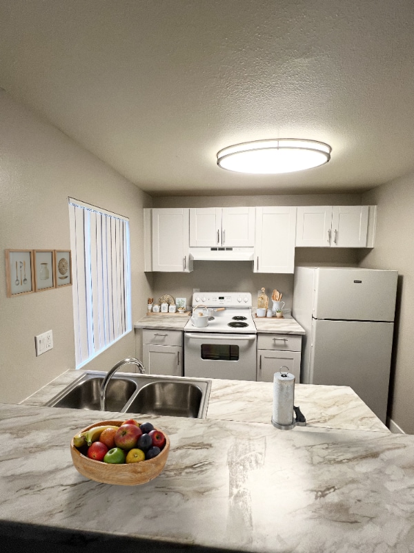 300 Autumn Dr in San Marcos, CA - Building Photo - Building Photo