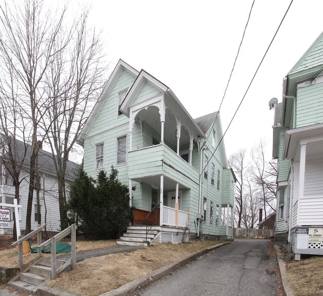 26 And 30 Maud Street in Torrington, CT - Foto de edificio - Building Photo