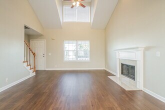 2006 Zion Ln, Unit 10-1007 in La Vergne, TN - Building Photo - Building Photo