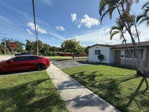1101 NW 55th Ave in Lauderhill, FL - Building Photo - Building Photo