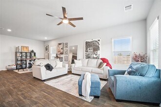 5525 Sacra Cv in Austin, TX - Building Photo - Building Photo