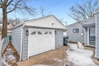 27151 Farringdon Ave in Euclid, OH - Building Photo - Building Photo