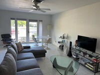 128 Venetian Dr, Unit Basement Unit in Delray Beach, FL - Building Photo - Building Photo