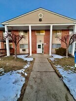 1557 Jill Ct in Glendale Heights, IL - Building Photo