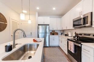 Spring Street Apartments in Greensboro, NC - Building Photo