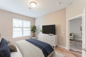 Highcroft Apartments in Simsbury, CT - Building Photo - Building Photo