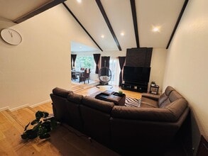 7185 Via Colina in San Jose, CA - Foto de edificio - Building Photo