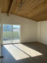 202 David Dr, Unit #B in Newport Beach, CA - Building Photo - Building Photo