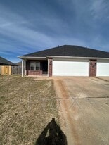 1598 Tolleson Loop in Springdale, AR - Building Photo