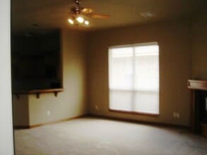 17 NW 156th St in Edmond, OK - Foto de edificio - Building Photo
