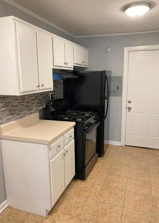Center Court Apartments