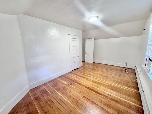 145 W 200 S St in Springville, UT - Foto de edificio - Building Photo