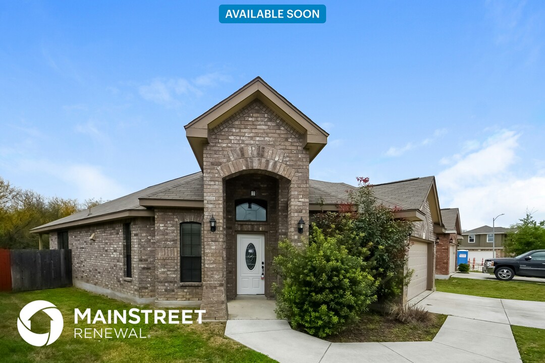 8826 Arabian King in Converse, TX - Building Photo