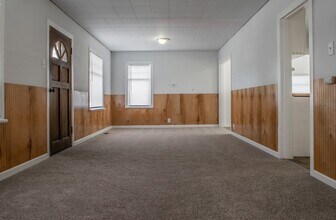 6411 Commercial Ave in Everett, WA - Foto de edificio - Building Photo