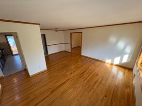 21 Rita Cres in Commack, NY - Building Photo - Building Photo