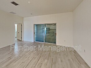 5226 Centennial Blvd in Lehigh Acres, FL - Building Photo - Building Photo