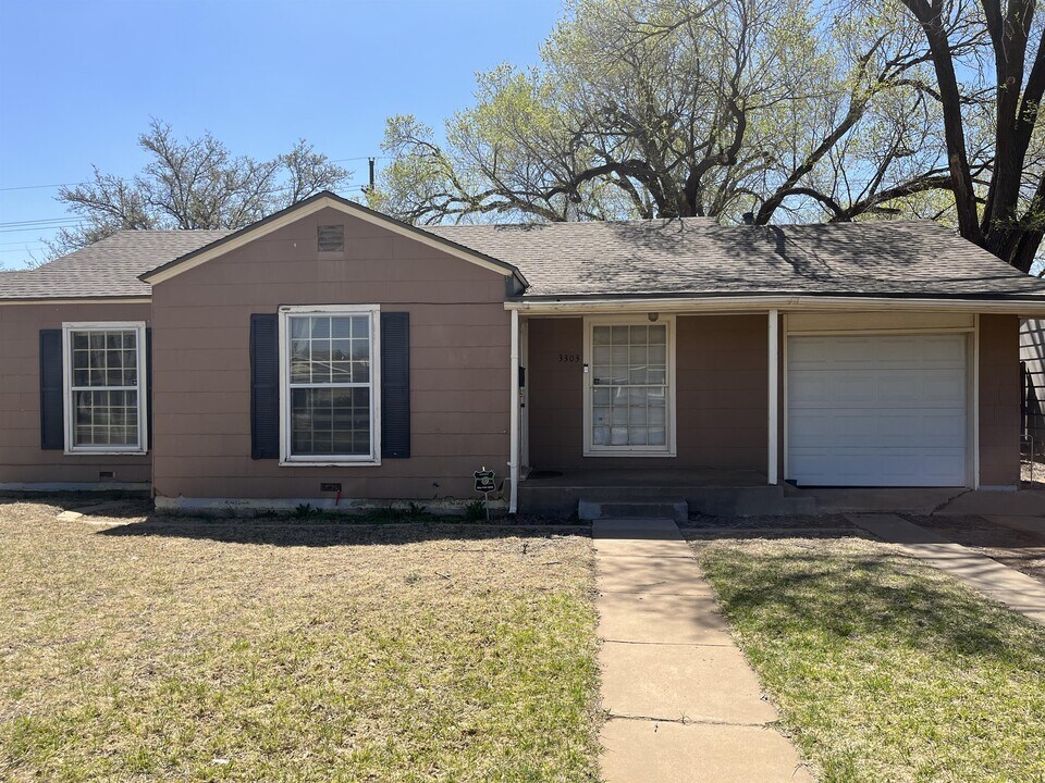 3303 28th St in Lubbock, TX - Building Photo