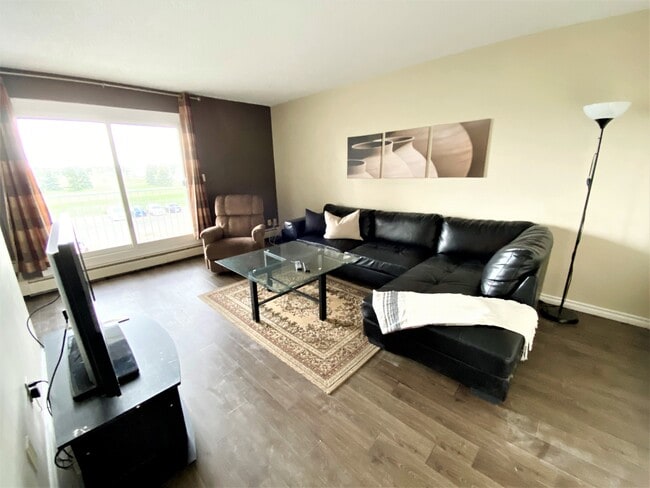 property at 11245-11245-31 31 Ave NW