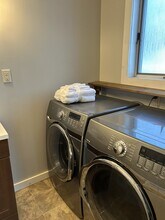347 N Linden St, Unit Furnished Apartment in Marshall, MI - Building Photo - Building Photo