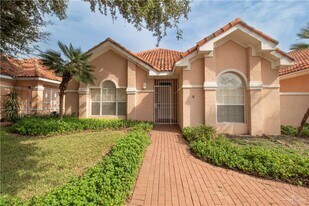 17 N "E" St in McAllen, TX - Building Photo