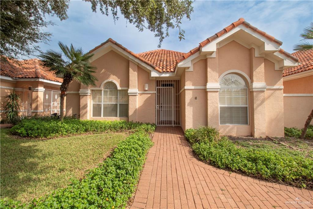 17 N "E" St in McAllen, TX - Building Photo