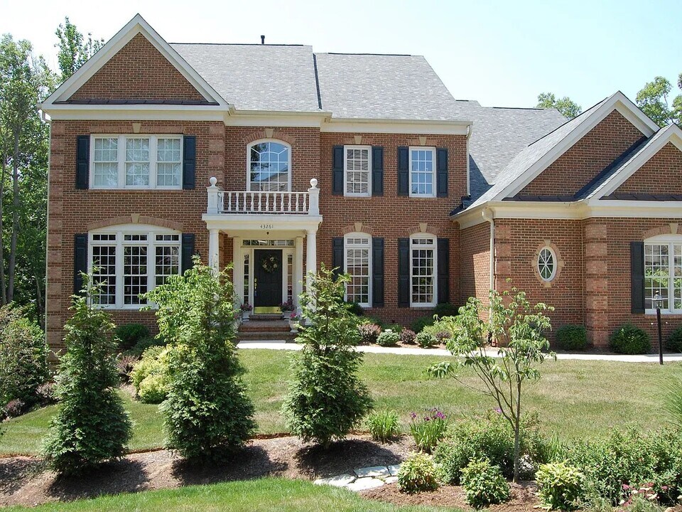 43261 Overview Pl in Leesburg, VA - Building Photo