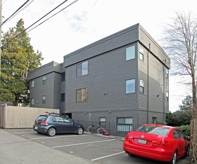 Whitman Apartments in Seattle, WA - Foto de edificio - Building Photo