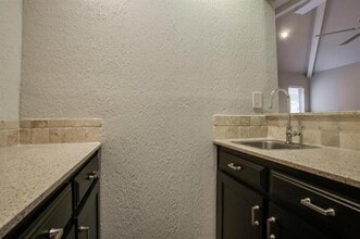 6404 Camille Ave in Dallas, TX - Building Photo - Building Photo